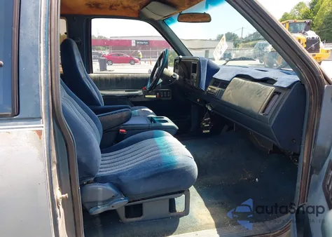 1992 GMC Sierra C1500 z USA, uszkodzony, nr VIN 2GTEC19K7N1514138